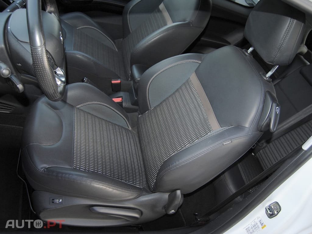 Peugeot 208 1.6 THP Allure