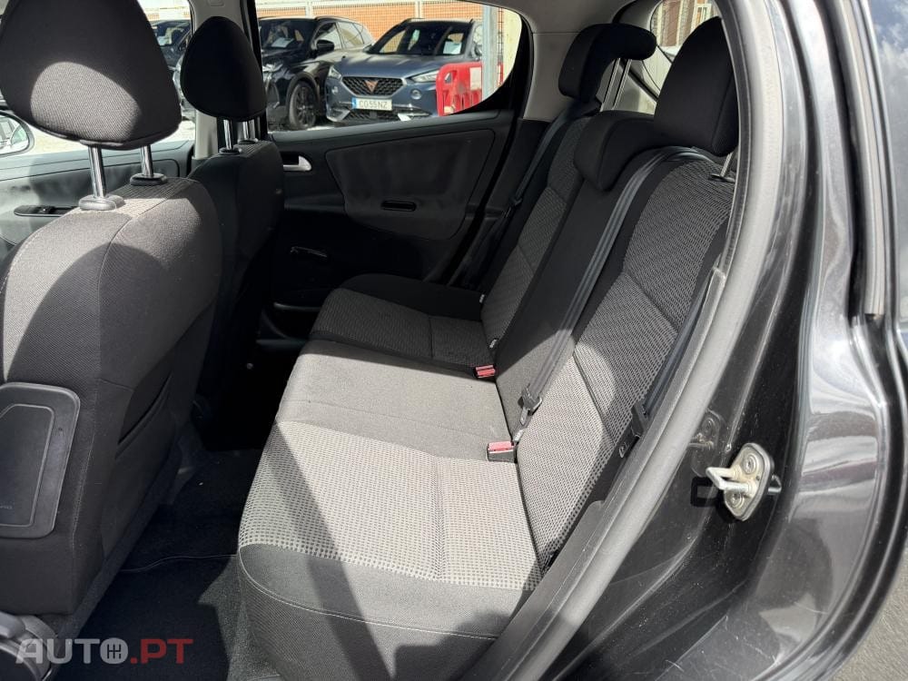 Peugeot 207 1.4 HDi Sportium