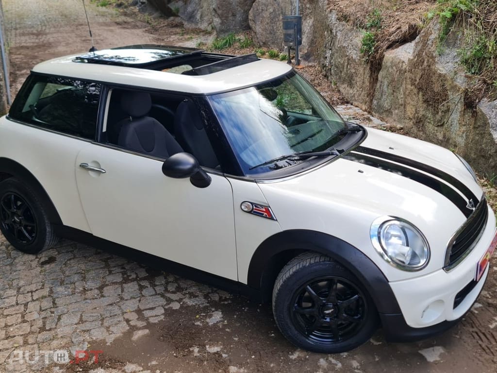 MINI Cooper Cooper D