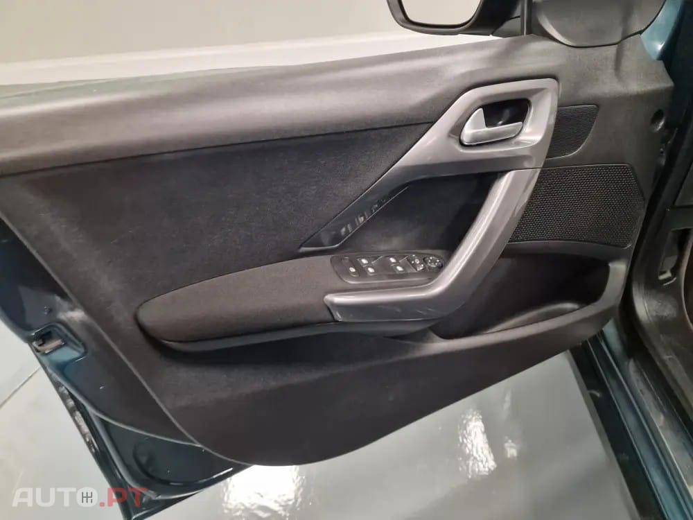 Peugeot 2008 1.2 PureTech Style