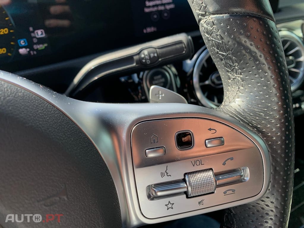 Mercedes-Benz A 250 e AMG Line