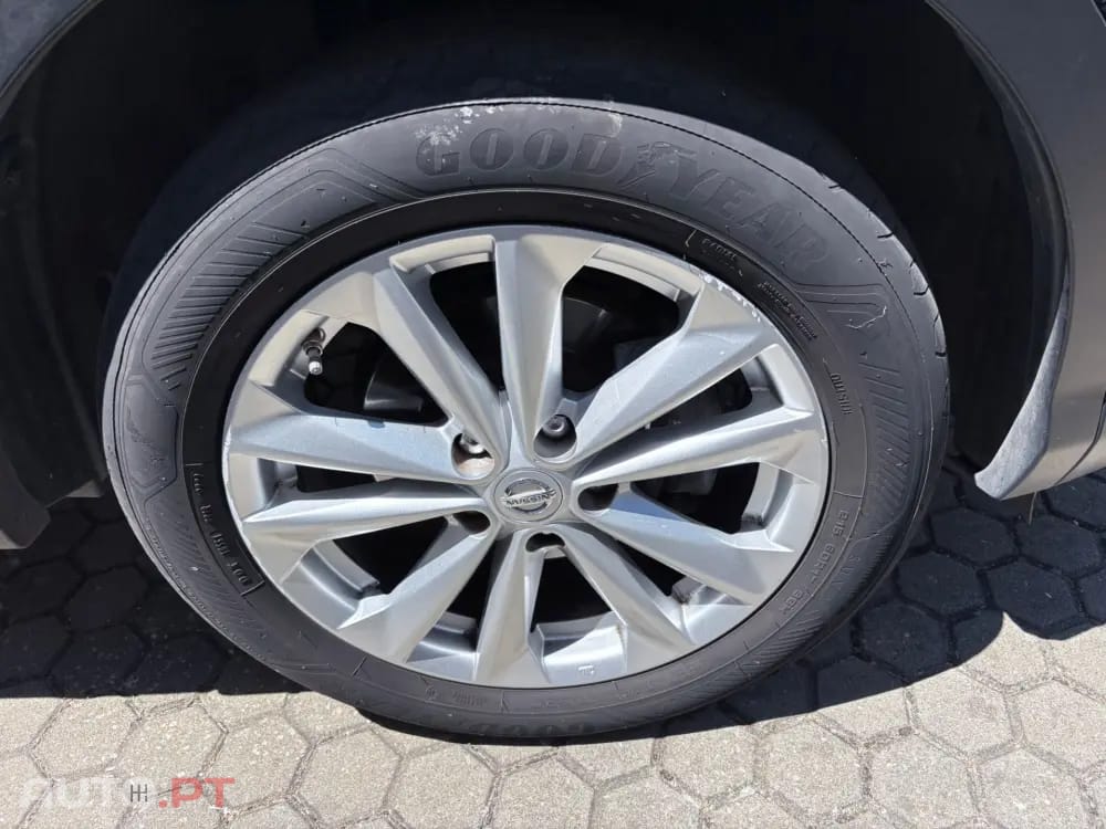 Nissan Qashqai 1.5 dCi Tekna Premium 17 Alcantara