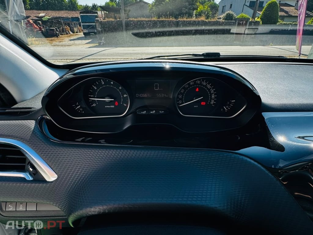 Peugeot 2008 1.2 PureTech Style