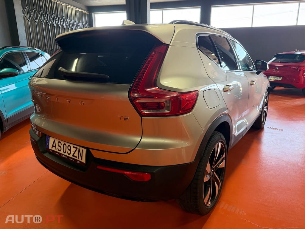Volvo XC40 1.5 T2 Plus Dark Auto