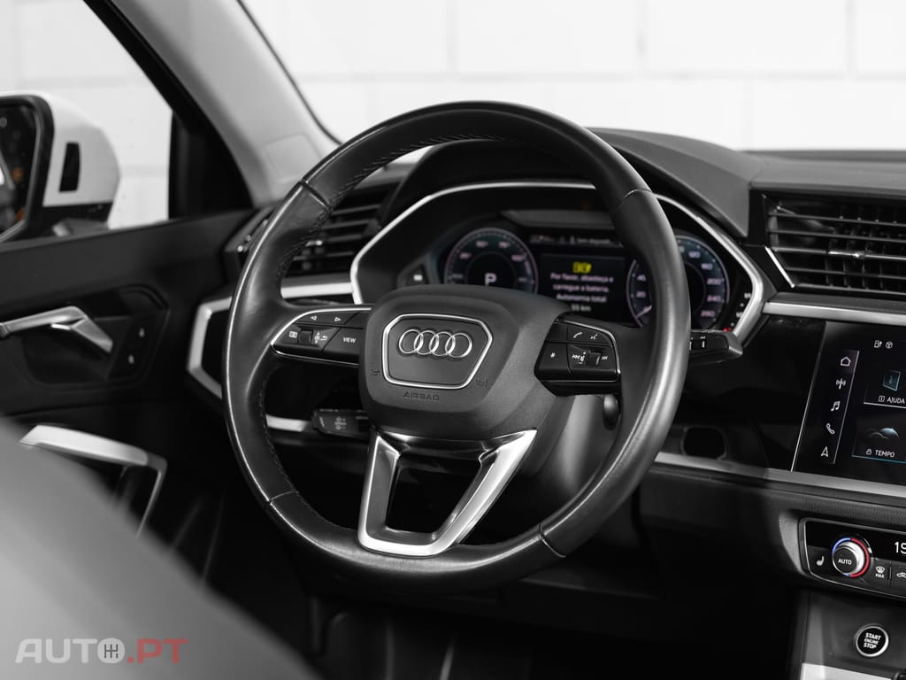 Audi Q3 45 TFSIe S line S tronic