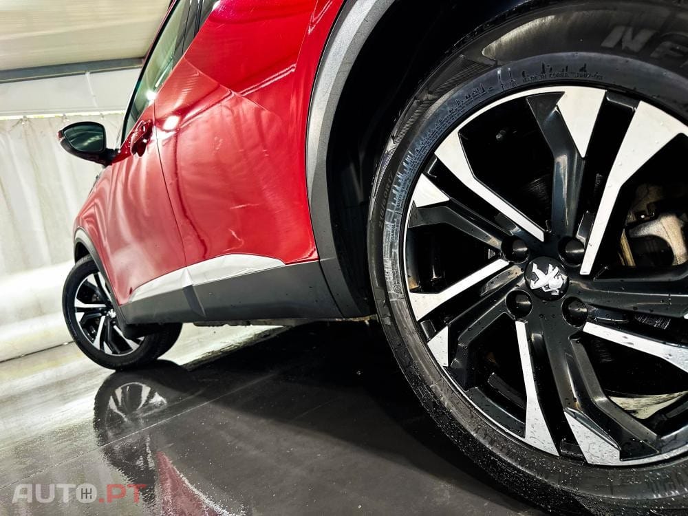 Peugeot E-2008 50 kWh Allure Pack