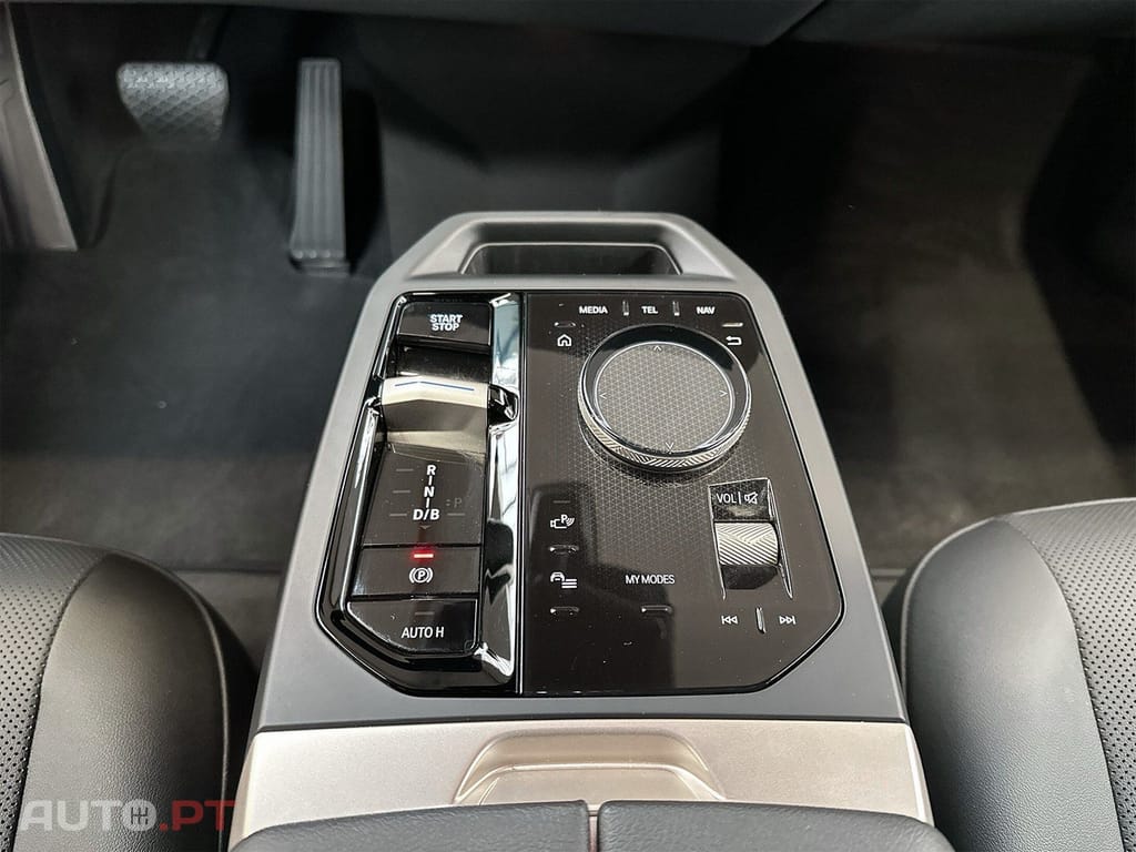 BMW iX xDrive40