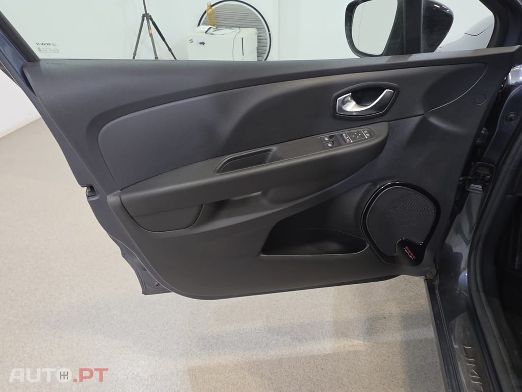 Renault Clio (Energy) TCe 75 Start & Stop LIMITED