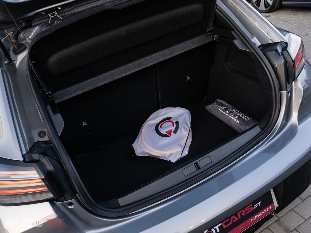 Peugeot E-208 50 kWh Active