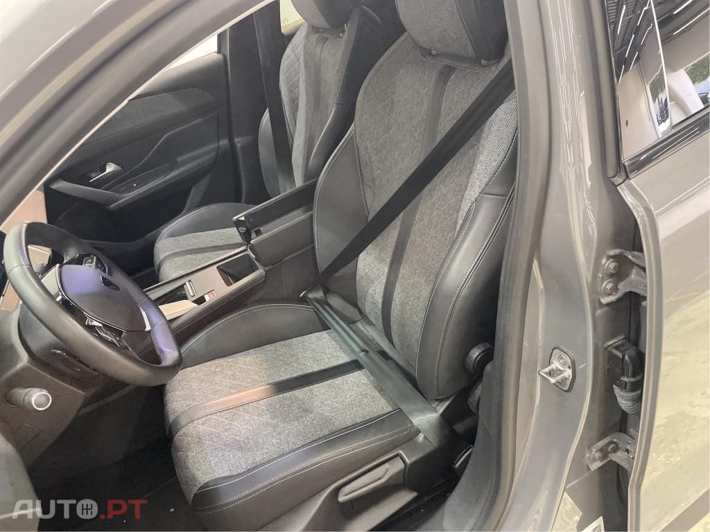 Peugeot 408 1.2 PureTech Allure EAT8