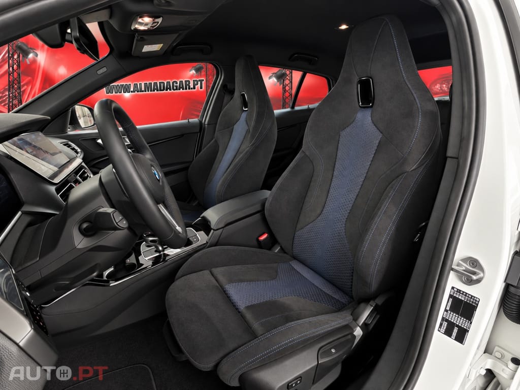 BMW 118 i Pack Desportivo M Auto