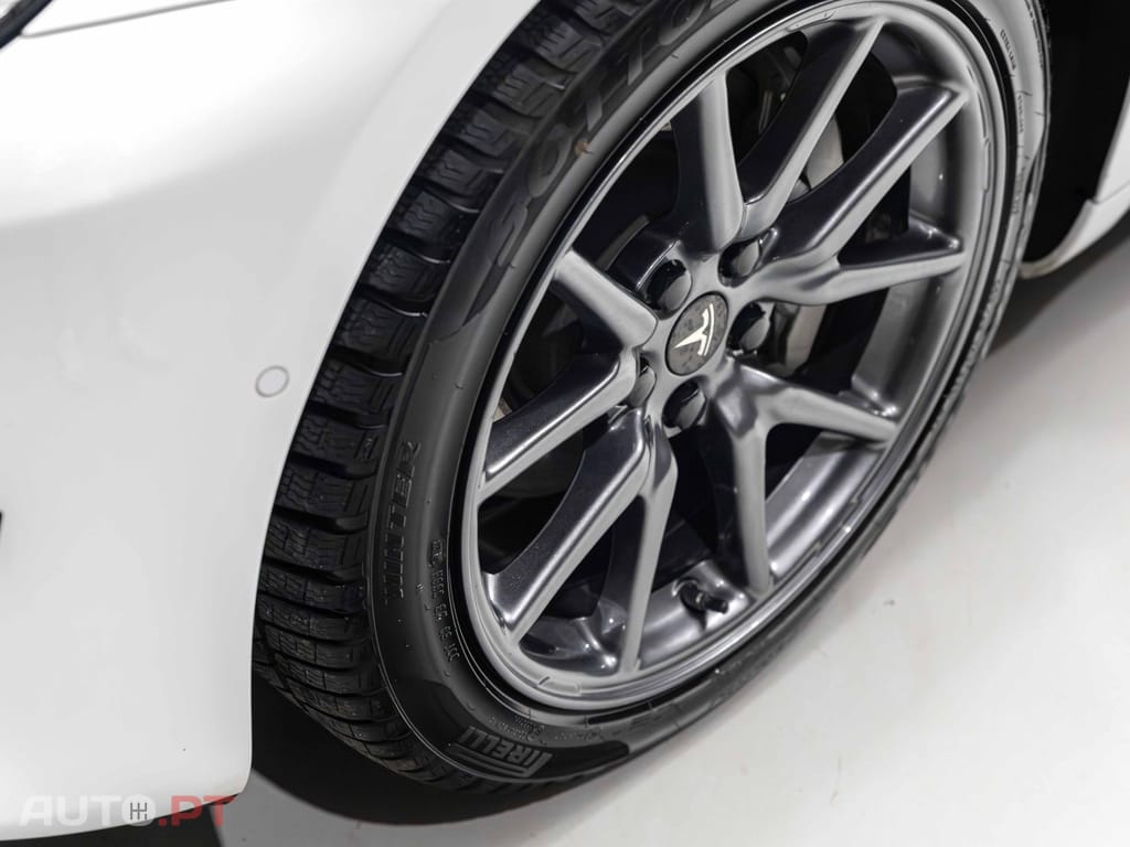 Tesla Model 3 Standard Range Plus RWD