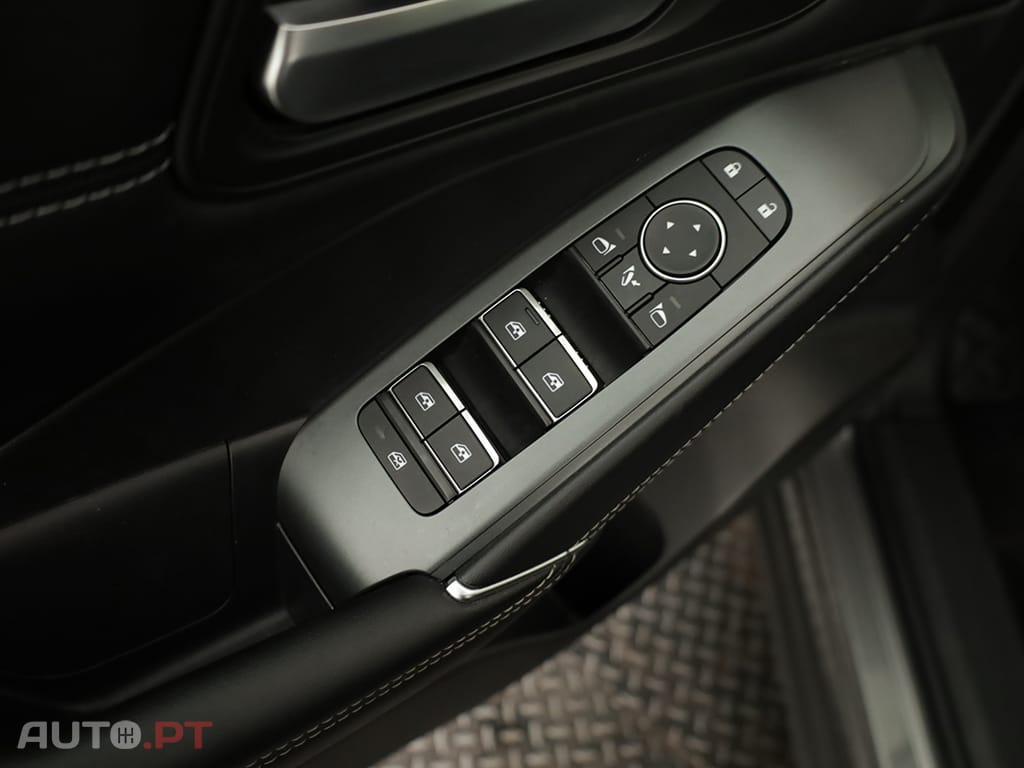 Nissan Qashqai Qashqai 1.3 DIG-T N-Connecta LED Xtronic