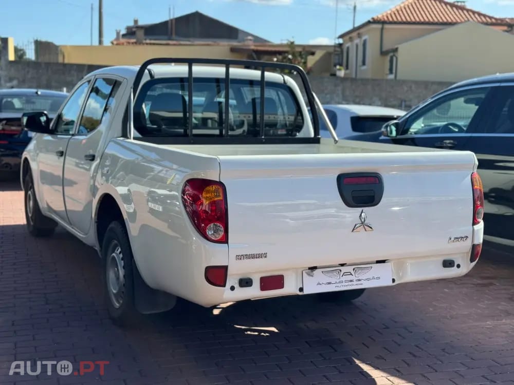 Mitsubishi L200 2.5 DI-D CD In.AC Low Rider 2WD