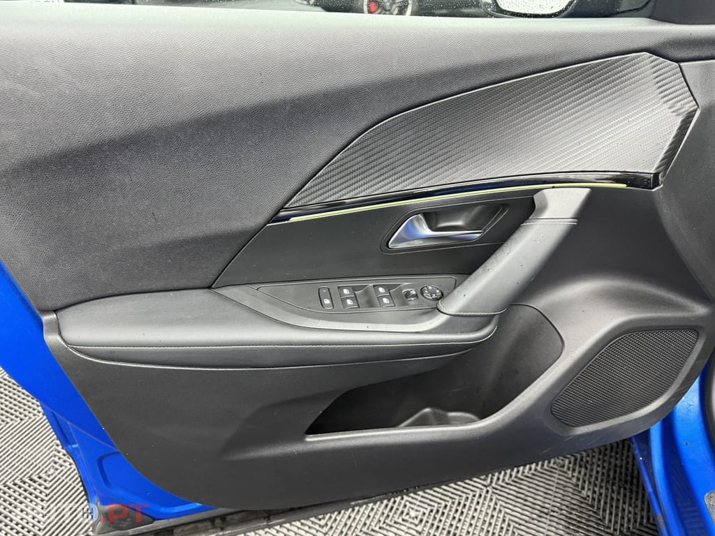 Peugeot E-2008 50 kWh GT