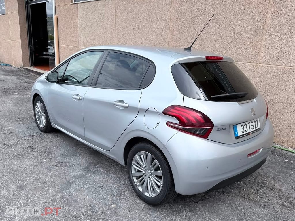 Peugeot 208 1.6 BlueHDi Style