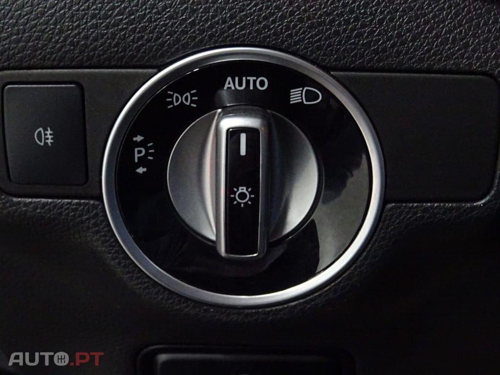 Mercedes-Benz A 180 Outro