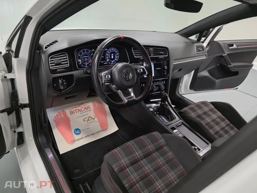 Volkswagen Golf 2.0 TSI GTI DSG Performance