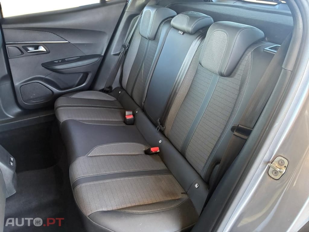 Peugeot 2008 1.5 BlueHDi Allure Pack