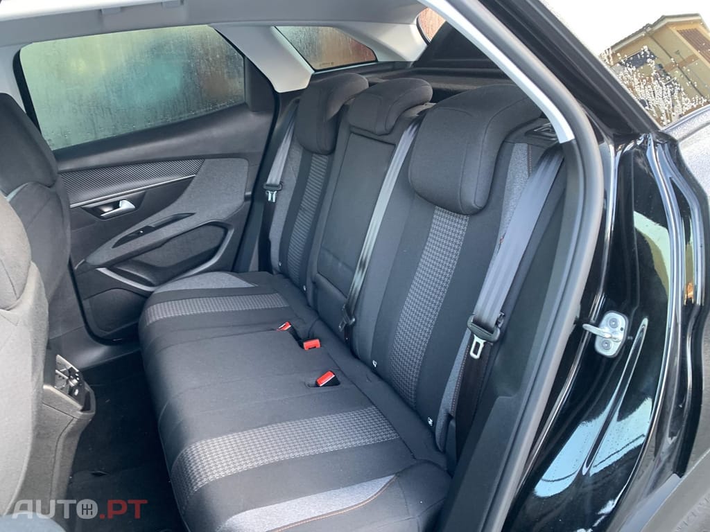 Peugeot 3008 1.5 BlueHDi Active