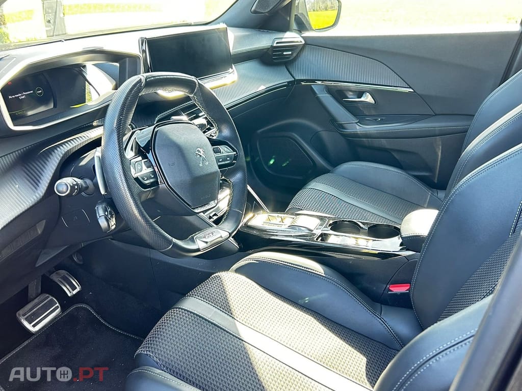 Peugeot 2008 1.2 PureTech GT Pack EAT8