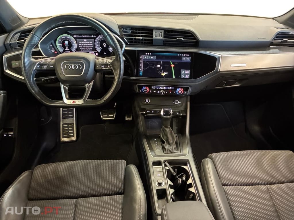 Audi Q3 45 TFSIe S line S tronic