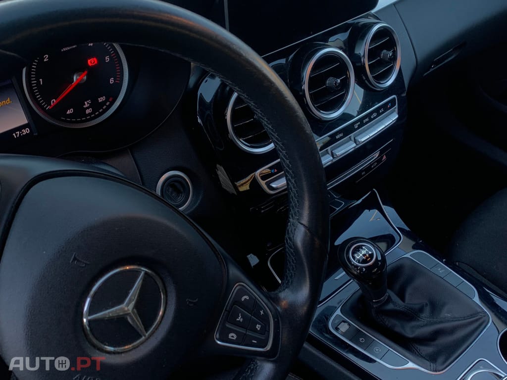 Mercedes-Benz 220 ND