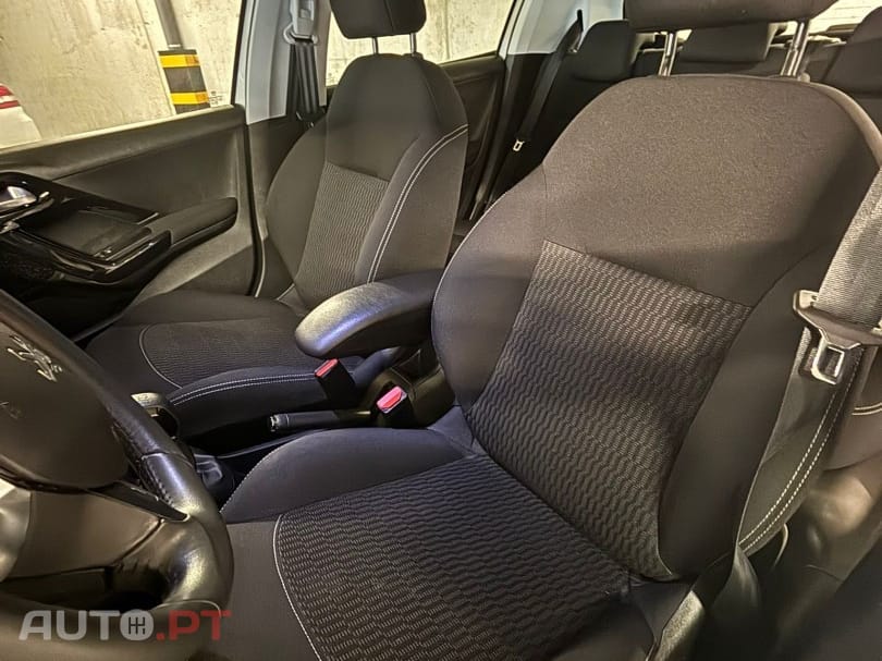 Peugeot 208 1.2 PureTech Allure