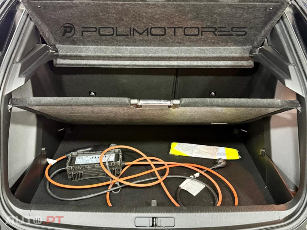 Peugeot E-2008 50 kWh Allure Pack