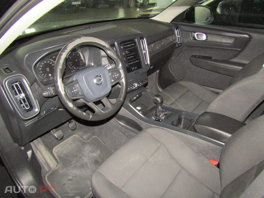 Volvo XC40 2.0 D3 Momentum