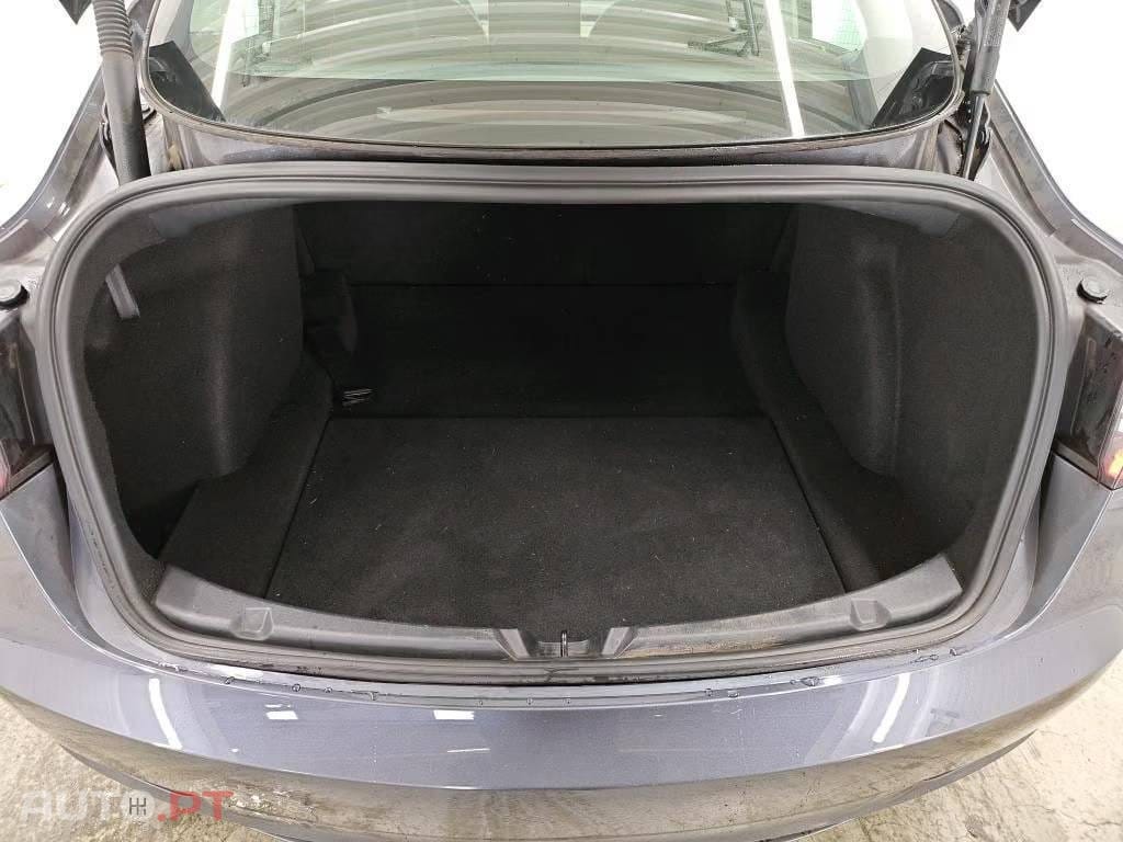 Tesla Model 3 Long-Range AWD