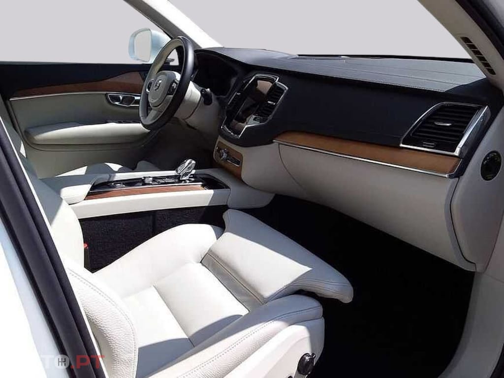 Volvo XC90 I.V.A DEDUTIVEL T8
