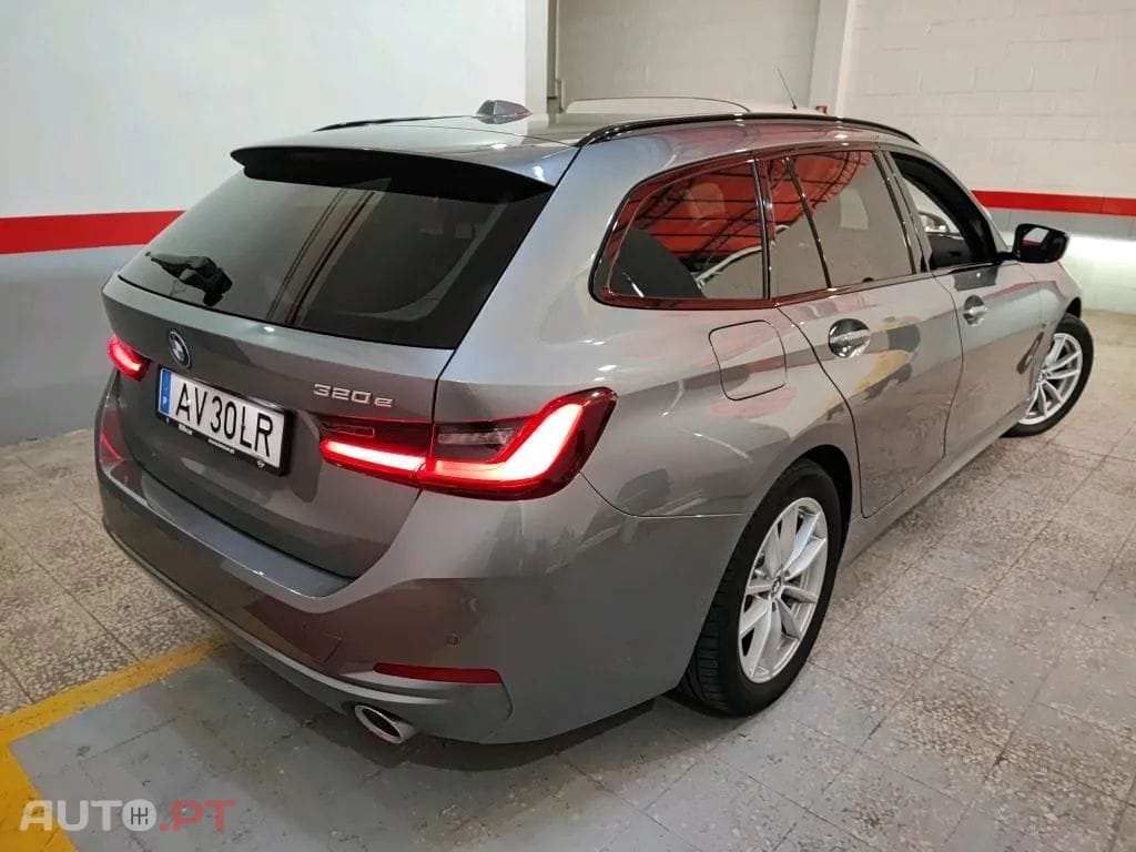 BMW 320 e Touring Auto
