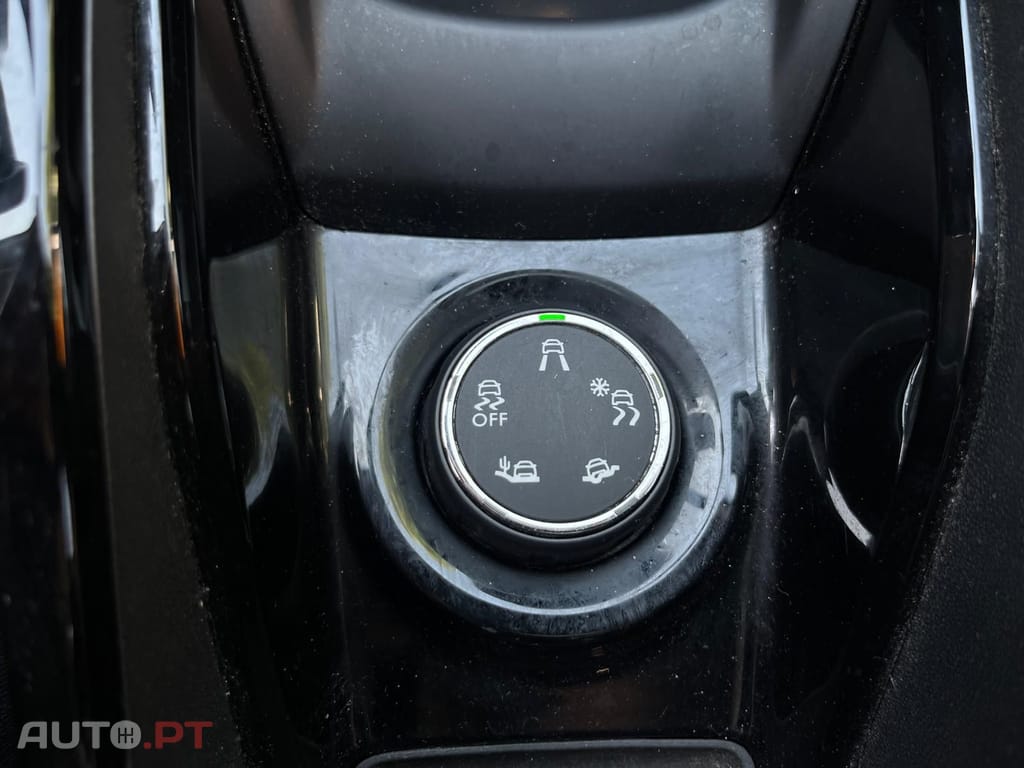 Peugeot 2008  1.2 PureTech Crossway