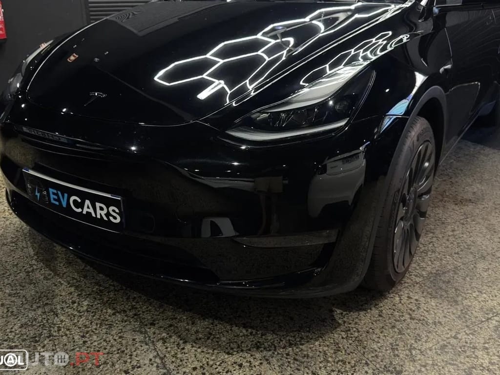 Tesla Model Y Long Range Dual Motor AWD