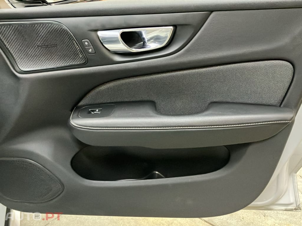 Volvo V60 2.0 T8 AWD TE R-Design