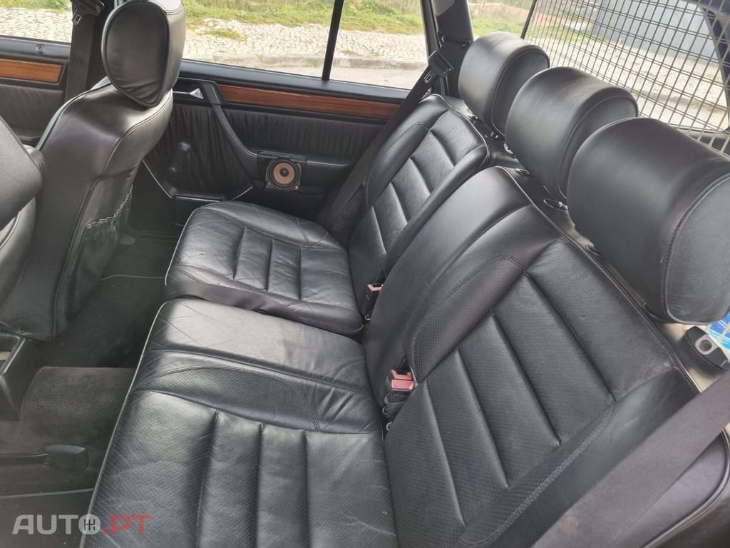 Mercedes-Benz 300 TD