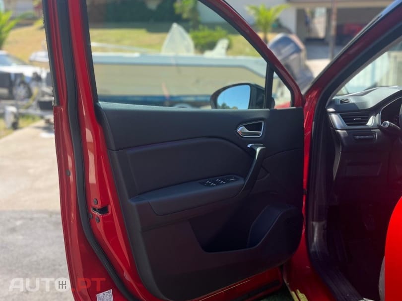 Renault Captur 1.0 TCe Techno Bi-Fuel