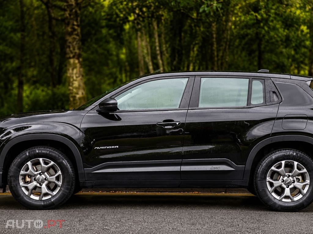 Jeep Avenger 54 kWh Black Edition