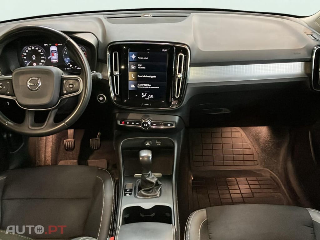 Volvo XC40 1.5 T3 Momentum Plus