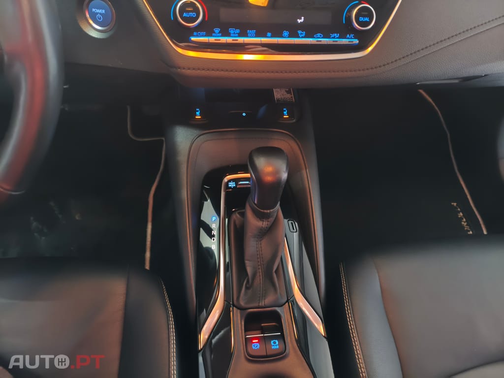 Toyota Corolla Hybrid Luxury