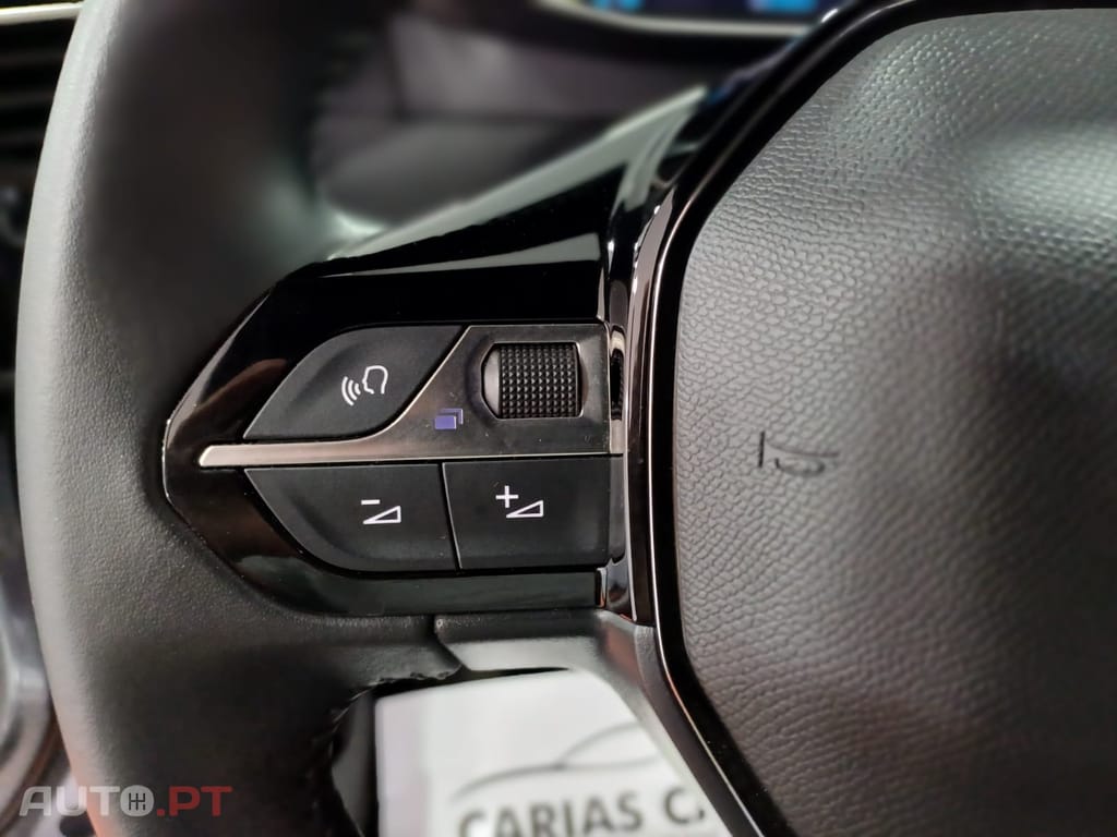 Peugeot E-2008 50 kWh Allure