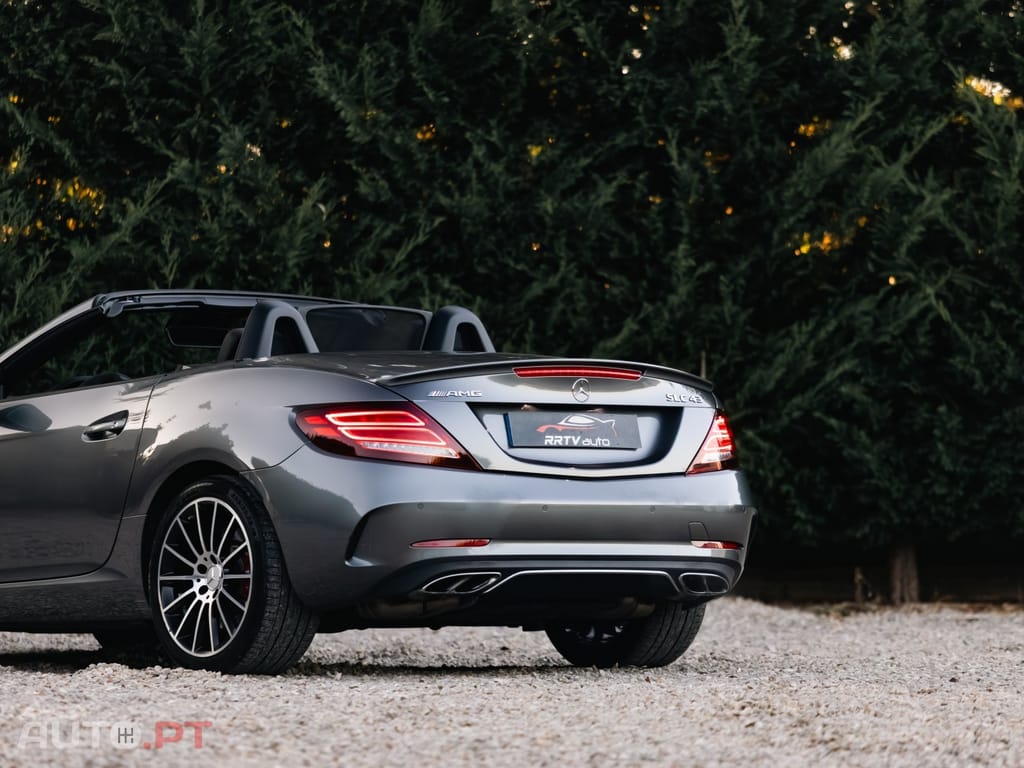 Mercedes-Benz SLC Standard