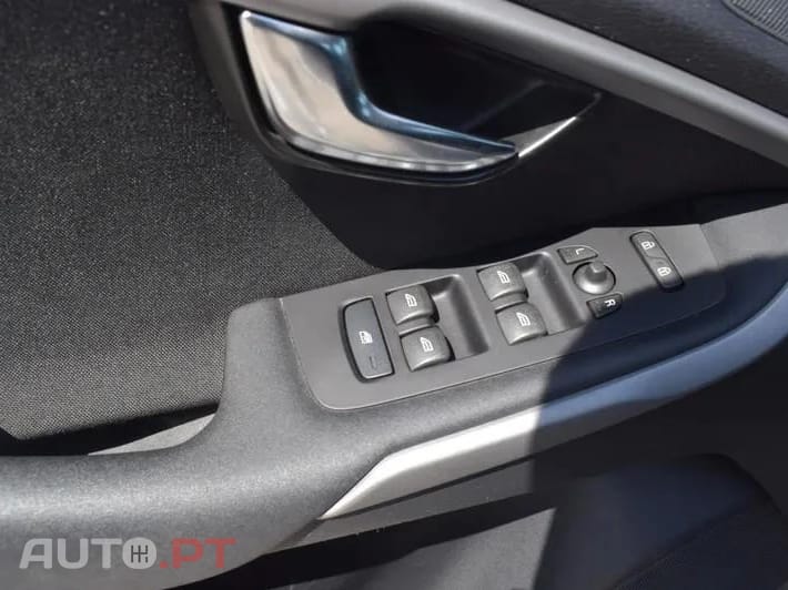 Volvo V40 Cross Country Outro