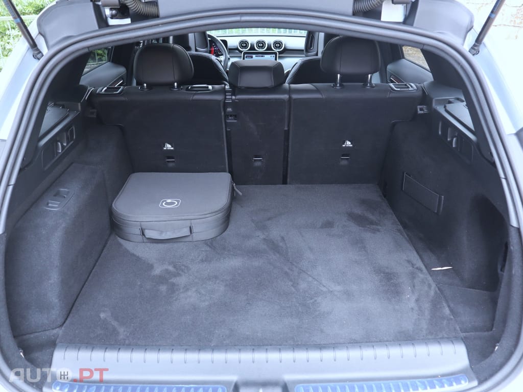 Mercedes-Benz C 300 e AMG Line