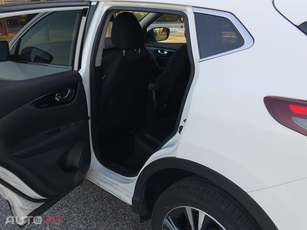 Nissan Qashqai 1.5 dCi N-Connecta J17 DCT