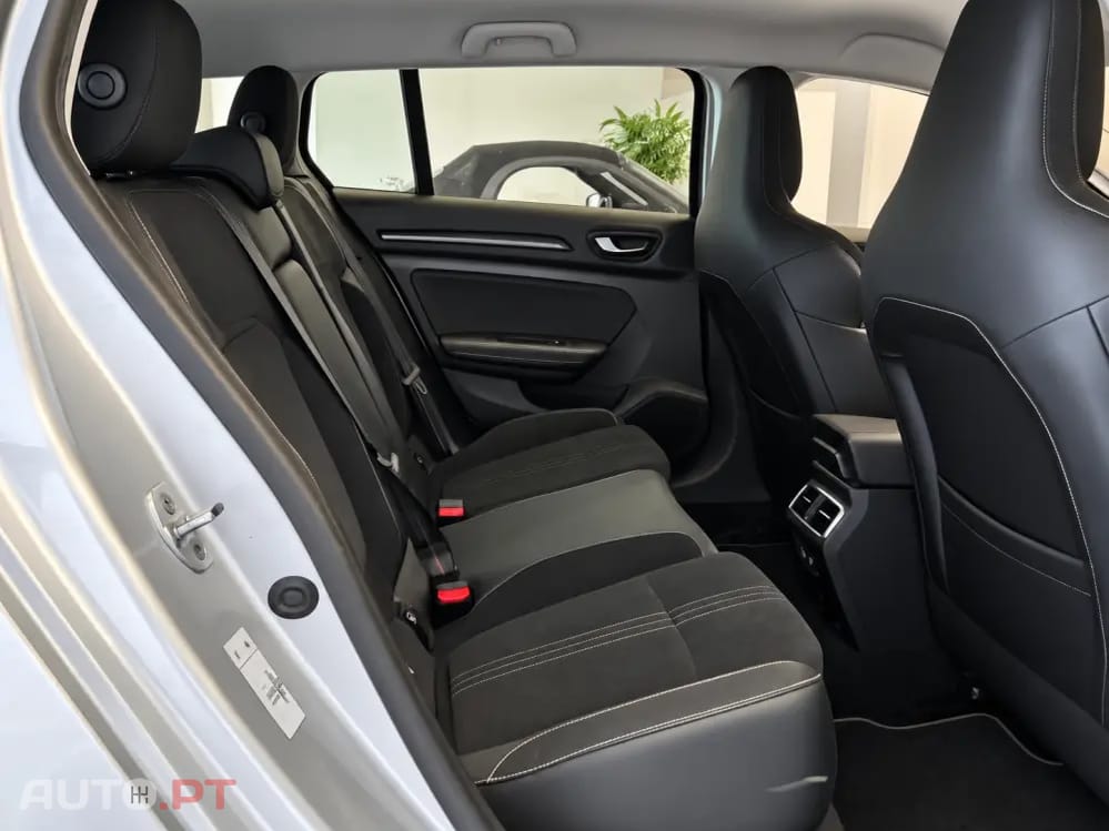 Renault Mégane Sport Tourer 1.6 E-Tech Plug-In Hybrid R.S. Line