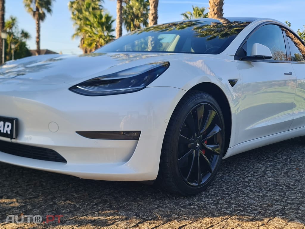 Tesla Model 3 Long-Range Dual Motor AWD