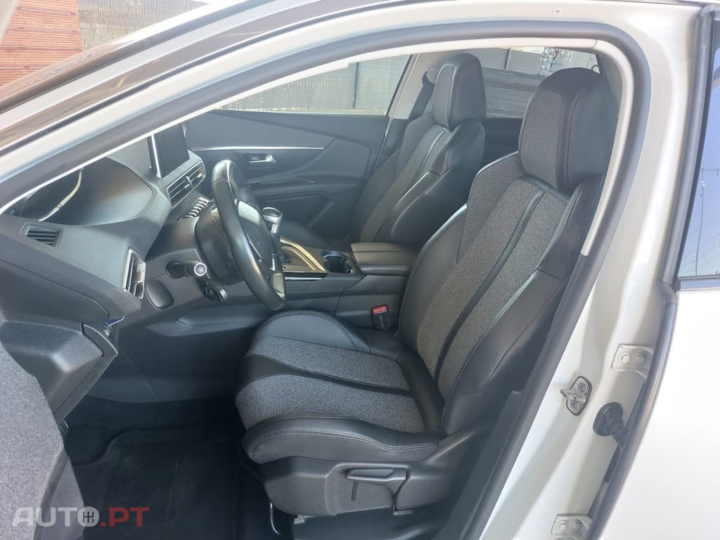 Peugeot 3008 1.5 BlueHDi Allure