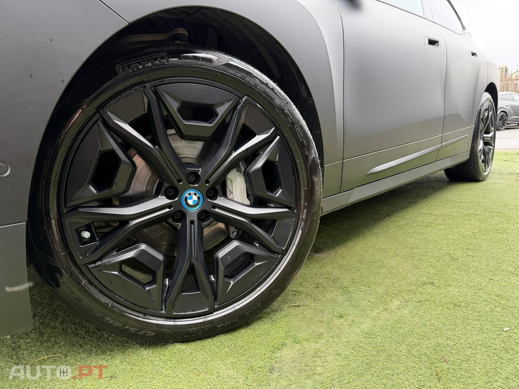 BMW iX xDrive 40